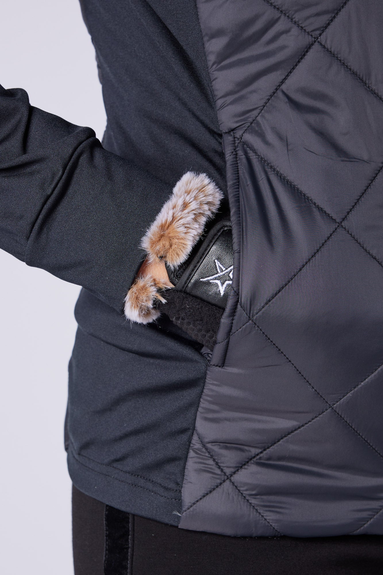 Iris Active Jacket Pitch Black