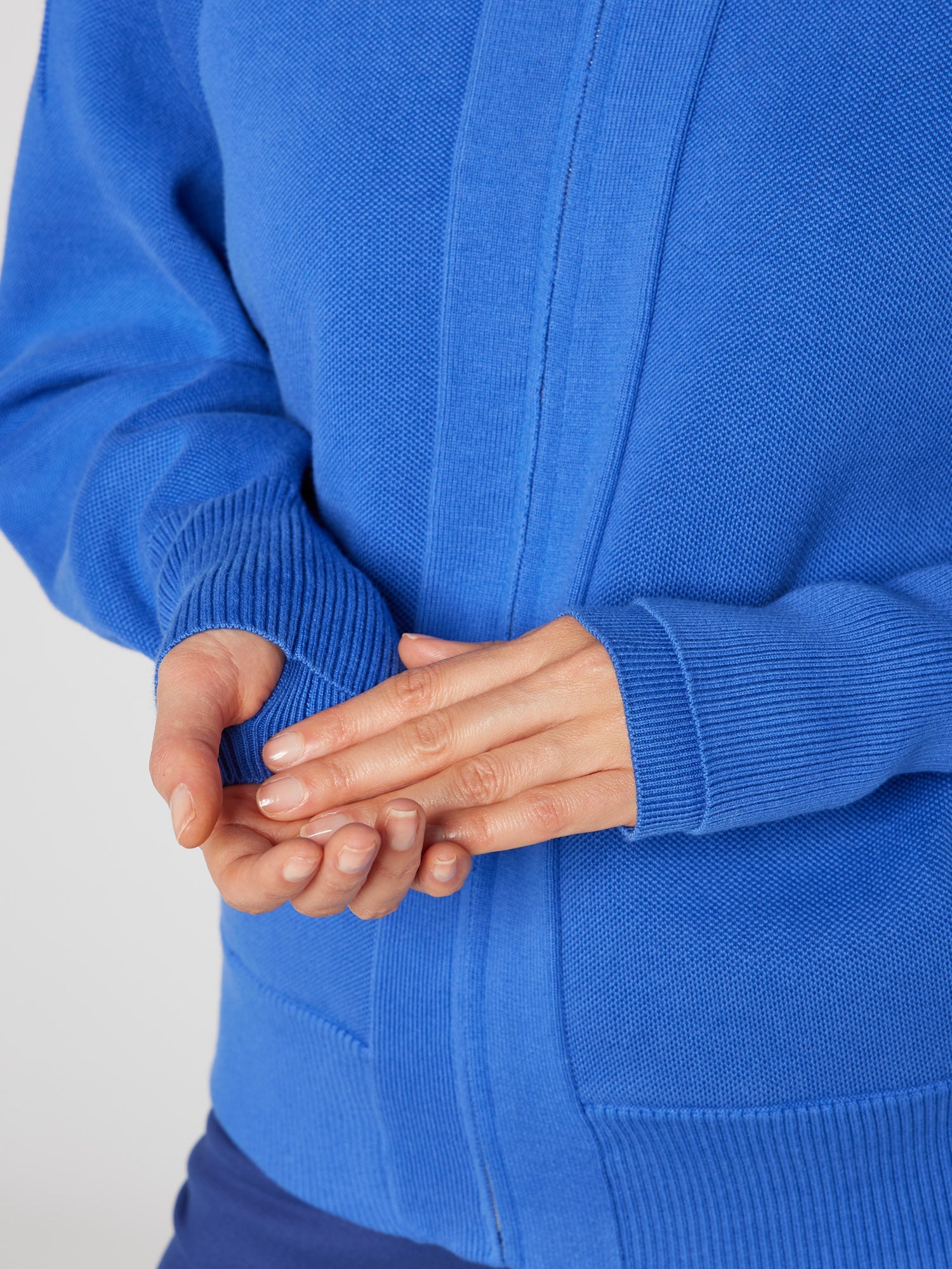 #colour_dazzling-blue