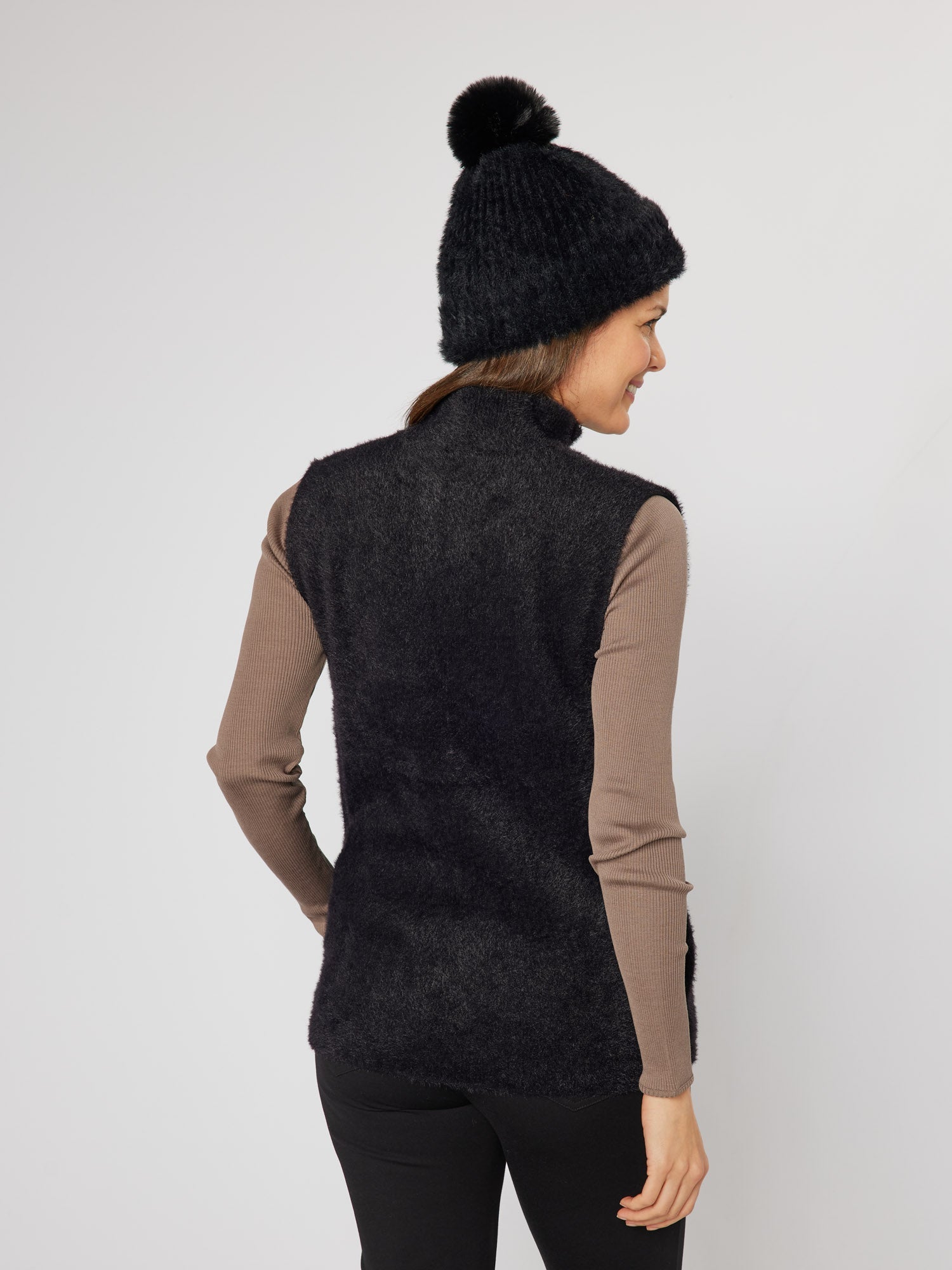 Leo Active Knit Vest Pitch Black