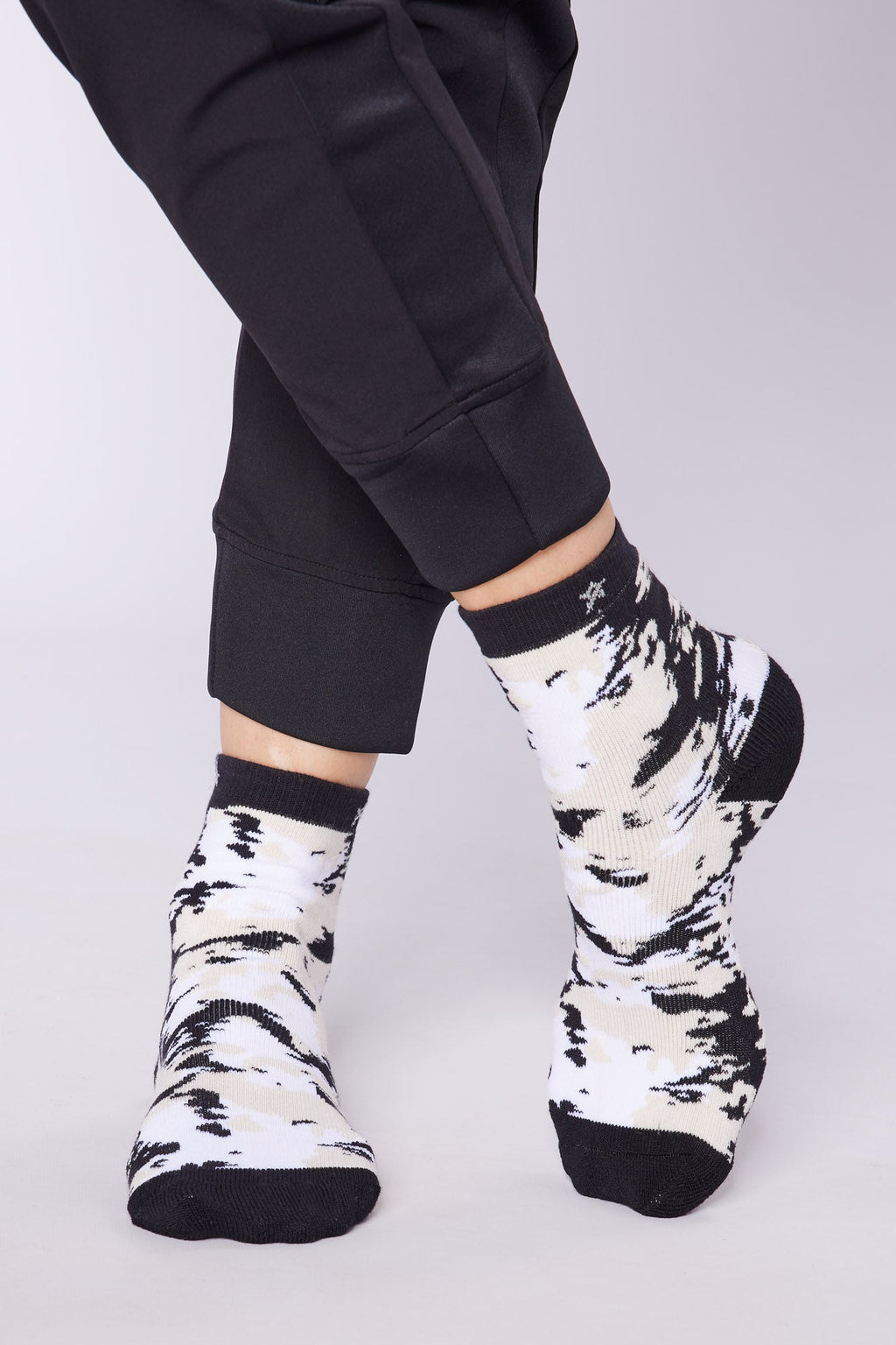 #colour_bleached-sand-pearl-black