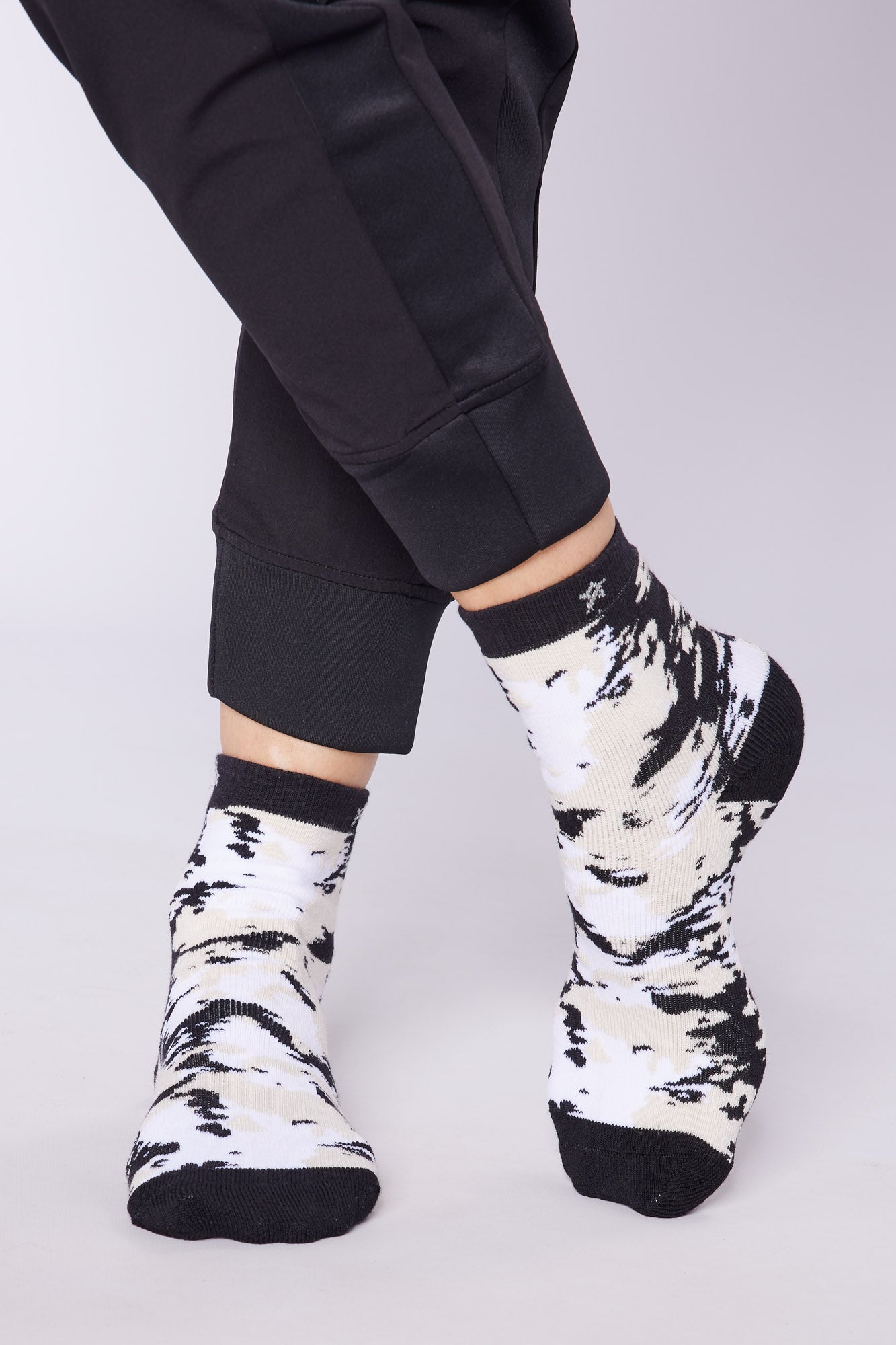 #colour_bleached-sand-pearl-black